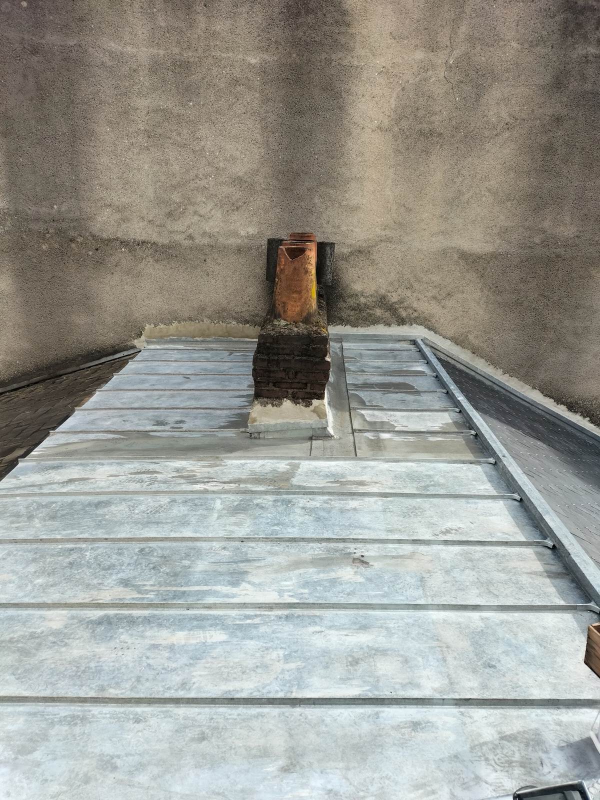 Toiture en zinc terminée